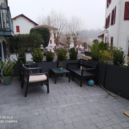appartement rez de chaussée 2 chambres avec terrasse Cambo-les-Bains Exterior foto